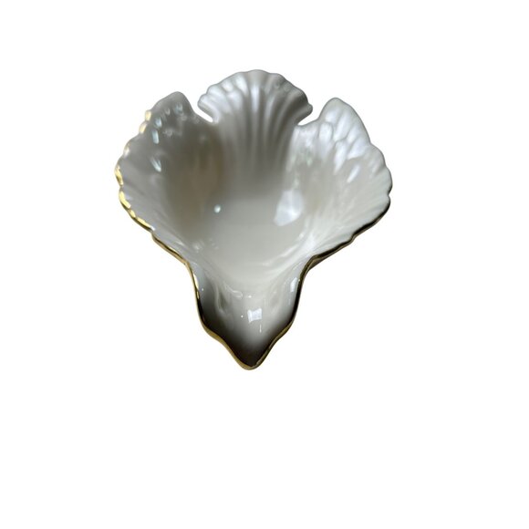 Lenox Shell-Shaped Porcelain Dish With Gold Trim Collectable Elegant Display - Picture 5 of 7